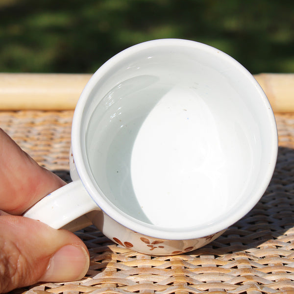 Ancienne tasse à café en opaque de Lunéville / modèle à fleurs