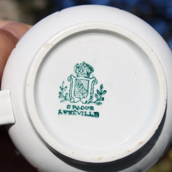 Ancienne tasse à café en opaque de Lunéville / modèle à fleurs