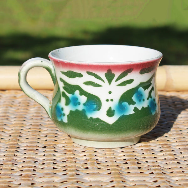 Ancienne tasse à café en opaque de Pexonne / modèle art déco