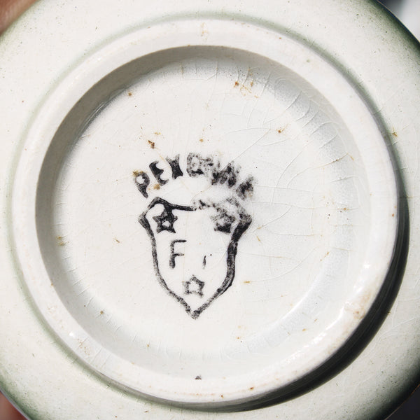 Ancienne tasse à café en opaque de Pexonne / modèle art déco