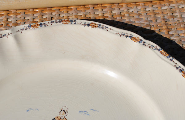 Grand plat rond 32 cm en faïence de Sarreguemines modèle Enfants Richard