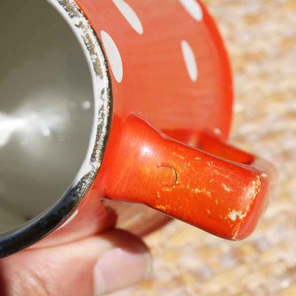 Ancien pichet / pot à lait 13 cm / Sarreguemines / Digoin modèle Confettis pois blancs / coloris orange