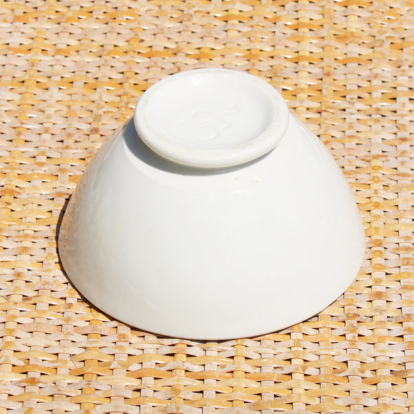 Bol vintage en porcelaine opaque de Sarreguemines coloris blanc cassé shabby