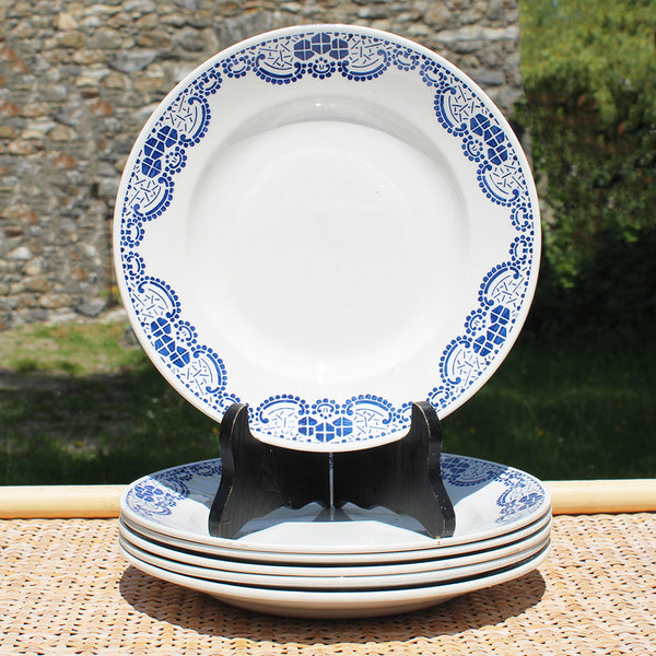 Ensemble de 6 assiettes plates en faïence V.F. Paris modèle Nancy