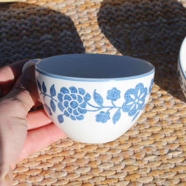 Paire de tasses à déjeuner / thé Villeroy & Boch – modèle Montana – motif floral bleu – porcelaine premium
