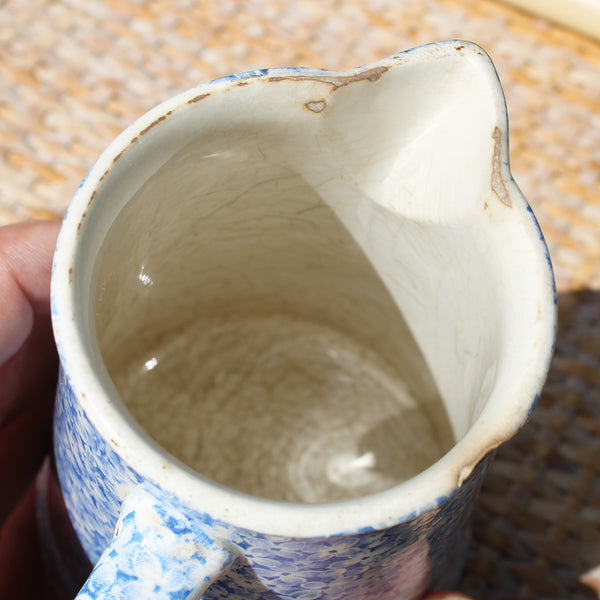 Ancien petit pichet / pot à lait 14 cm / U & C Sarreguemines / modèle Perse F coloris bleu