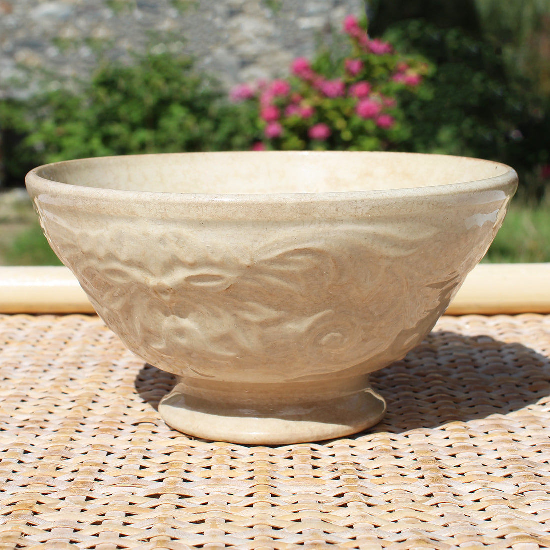 Ancien bol en faïence patinée / en barbotine d'Onnaing ? / Fleur de lys / no Creil