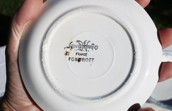 Ancienne sous tasse / soucoupe en faïence de Sarreguemines modèle Fox Trott