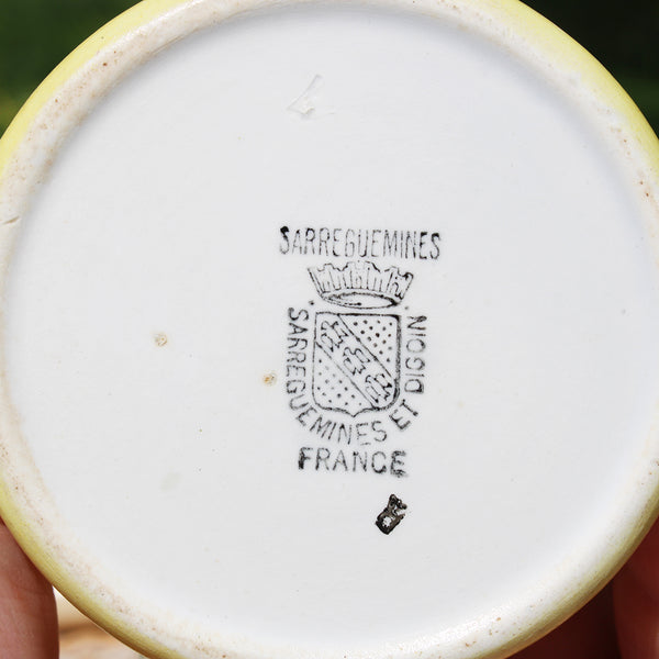 Ancien pichet / pot à lait 13 cm / Sarreguemines / Digoin modèle Confettis pois noirs / coloris jaune