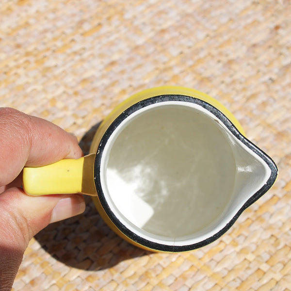 Ancien pichet / pot à lait 13 cm / Sarreguemines / Digoin modèle Confettis pois noirs / coloris jaune