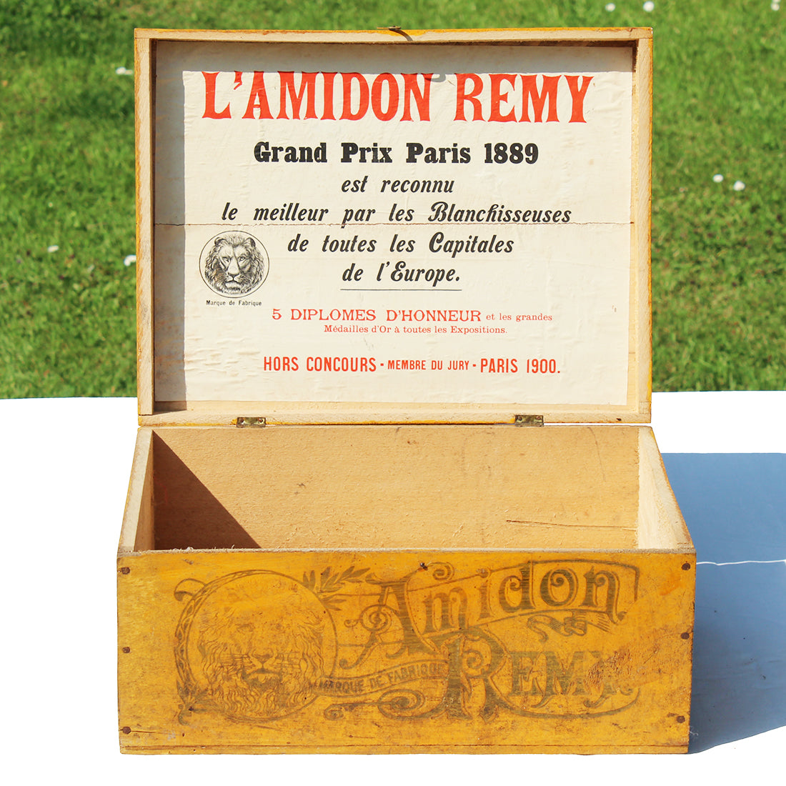 Ancien petit coffre publicitaire en bois Amidon Royal de Riz Rémy & Cie