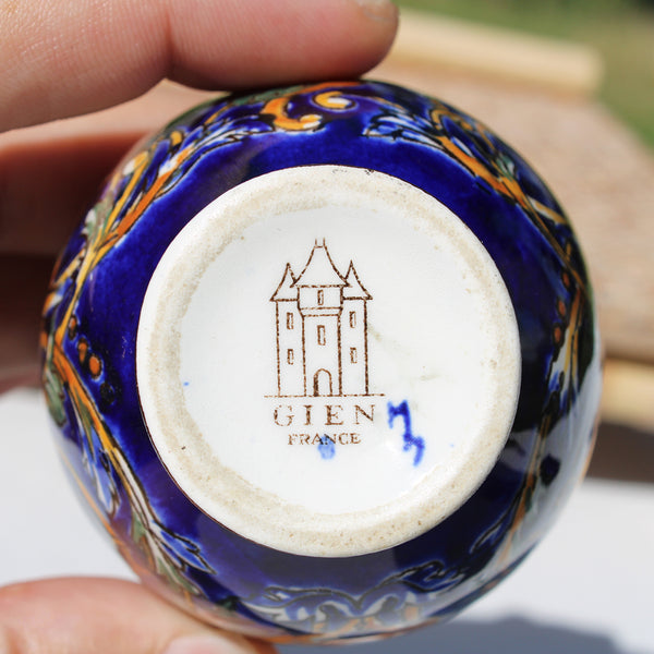 Ancien vase amphore miniature 10.5 cm en faïence de Gien modèle Renaissance