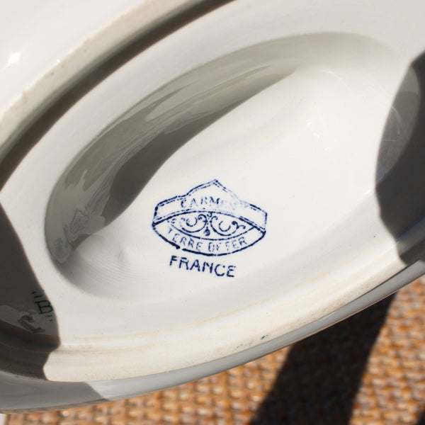 Ancienne saucière en faïence de U & C Sarreguemines modèle Carmen