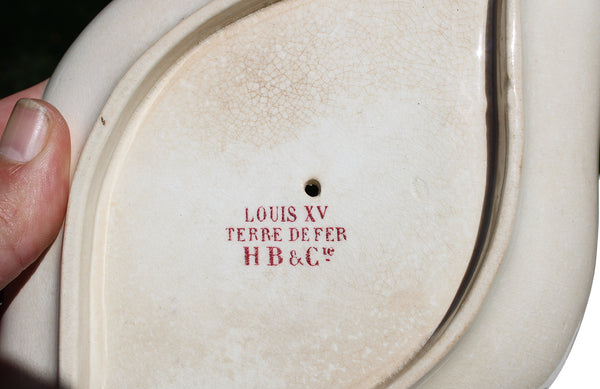 Ancienne saucière sur dormant en faïence / Choisy le Roi HB & Cie / Louis XV