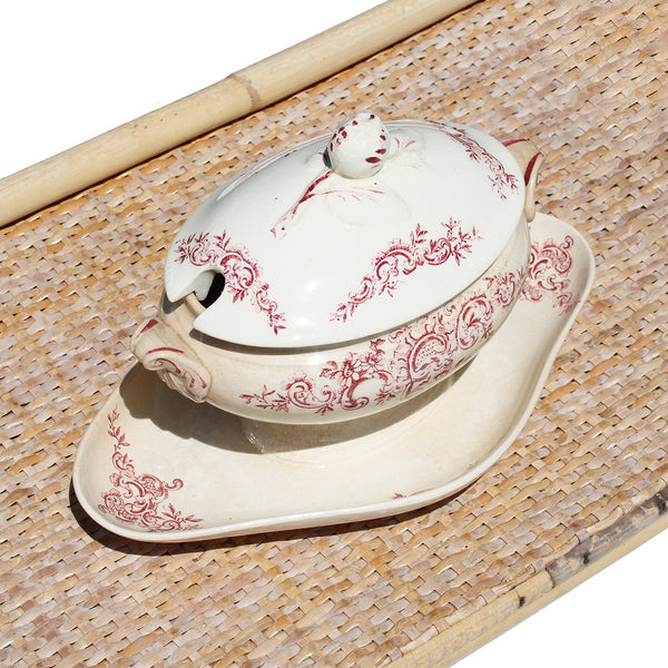 Ancienne saucière sur dormant en faïence / Choisy le Roi HB & Cie / Louis XV