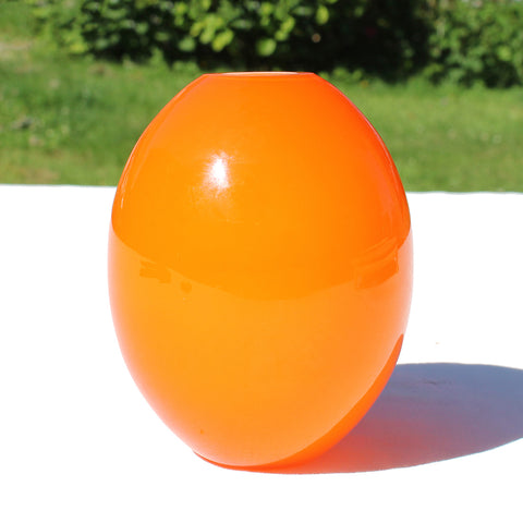 Petit vase vintage 14.5 cm en verre opaline orange de forme ovoîde