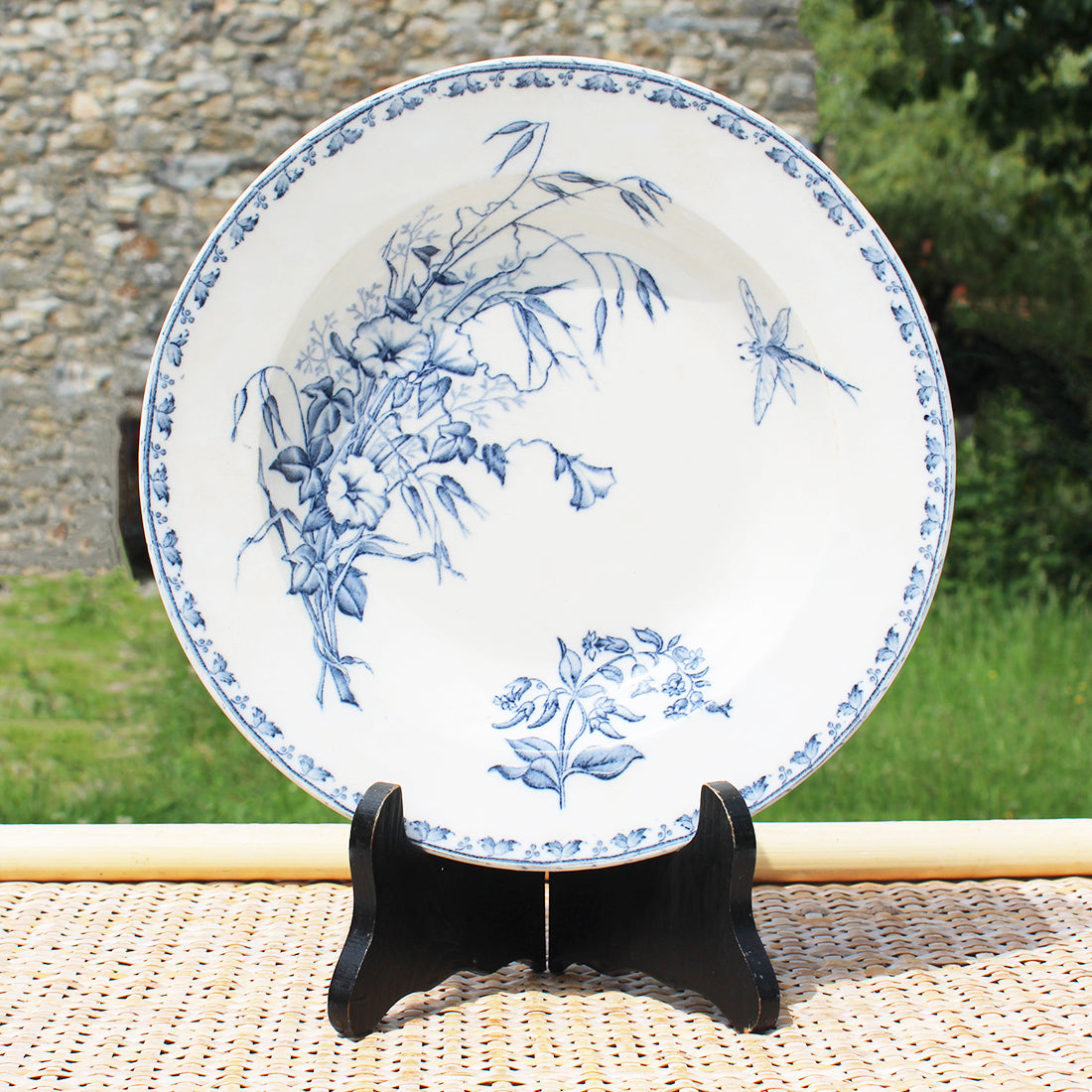 Ancienne assiette creuse 23 cm en faïence de U & C Sarreguemines modèle Carmen