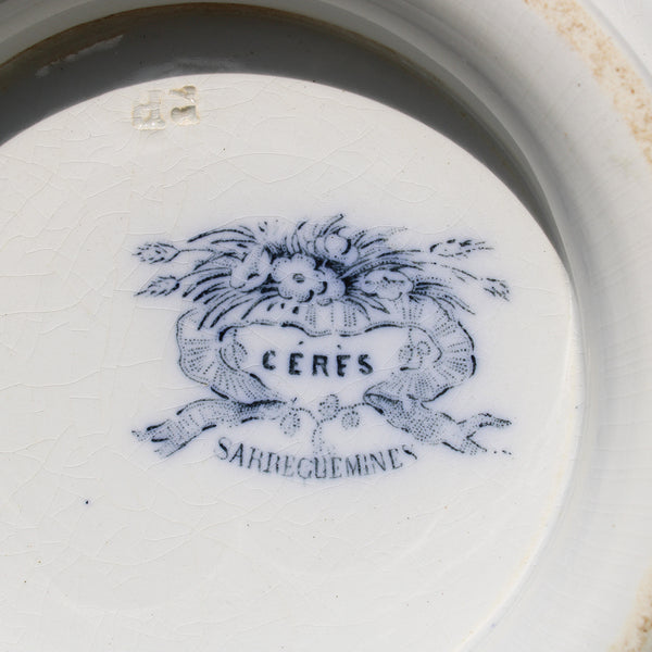 Ancienne assiette montée en porcelaine opaque de Sarreguemines modèle Cérès
