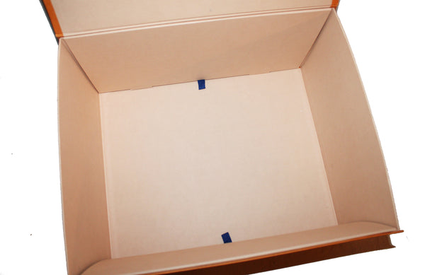 Grande boîte publicitaire en carton vide Louis Vuitton 40 cm x 33 cm x 19 cm