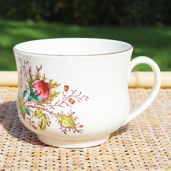 Grande tasse à chocolat en terre de fer modèle " Amitié " / Roses / Art Nouveau