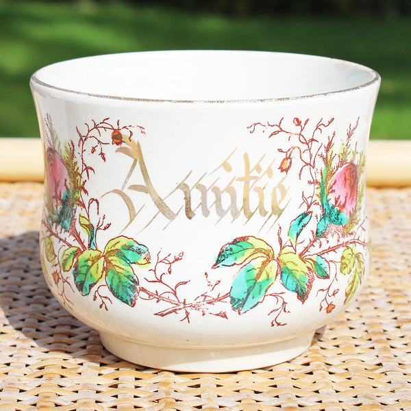 Grande tasse à chocolat en terre de fer modèle " Amitié " / Roses / Art Nouveau