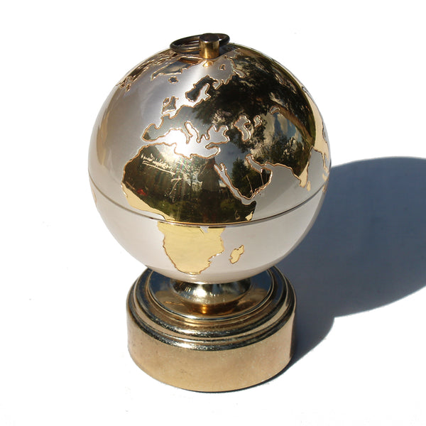 Distributeur de cigarettes / Boîte à musique vintage / Globe terrestre