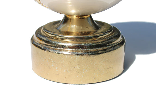 Distributeur de cigarettes / Boîte à musique vintage / Globe terrestre