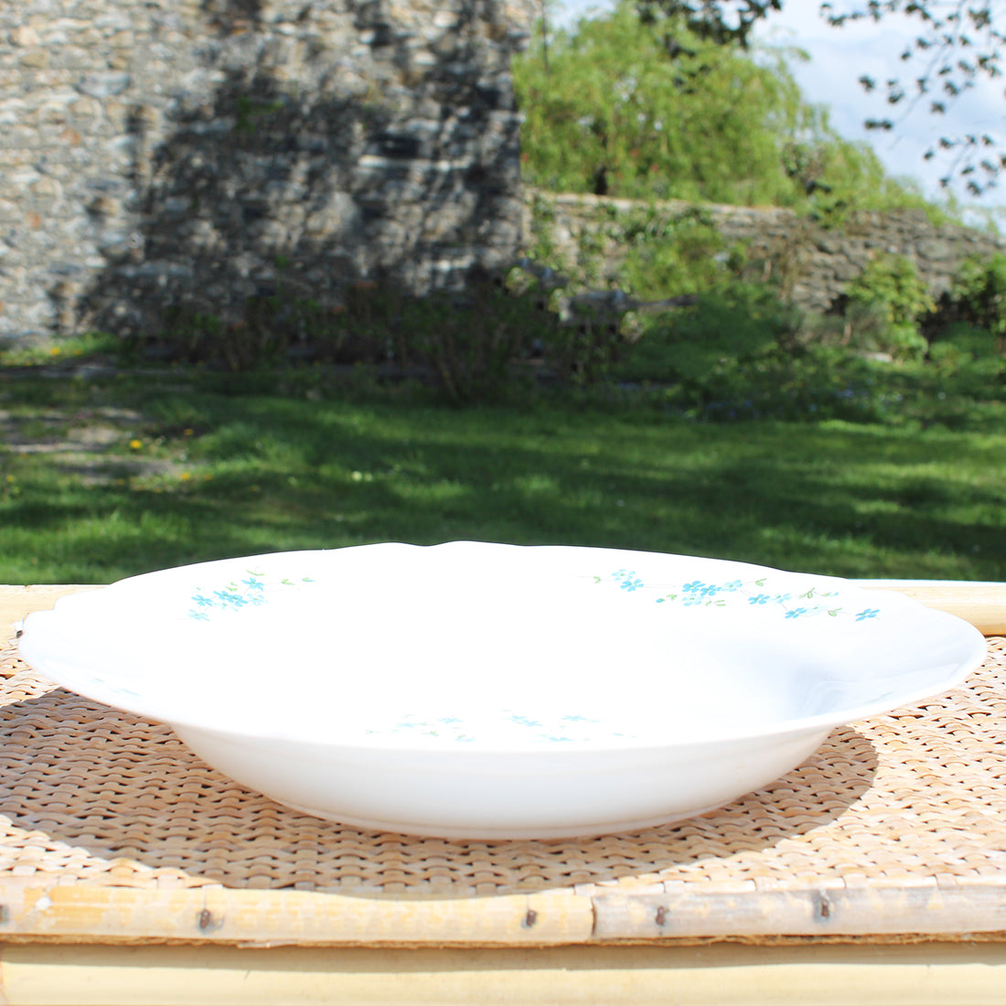 ARCOPAL PLAT DE service creux vintage décor myosotis EUR 10,90 ARCOPAL PLAT DE service creux vintage décor myosotis EUR 10,90