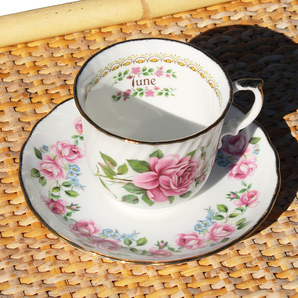 Tasse à thé + soucoupe en porcelaine anglaise English Heritage modèle mois Juin