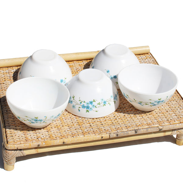 Ensemble de 5 bols en Arcopal / modèle Veronica / Myosotis