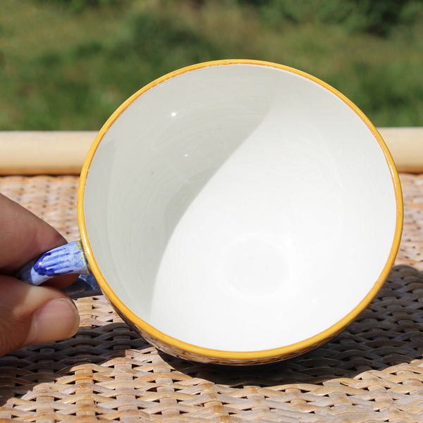 Ancienne tasse à thé en faïence de Gien modèle Renaissance