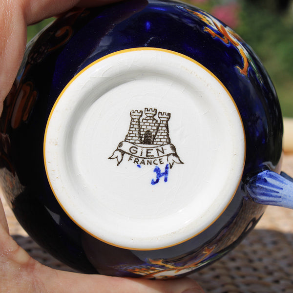 Ancienne tasse à thé en faïence de Gien modèle Renaissance