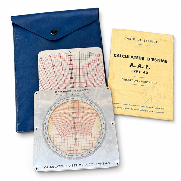 Calculateur d’estime A.A.F. Type 40 – Instrument ancien de navigation aérienne avec étui et notice d’origine