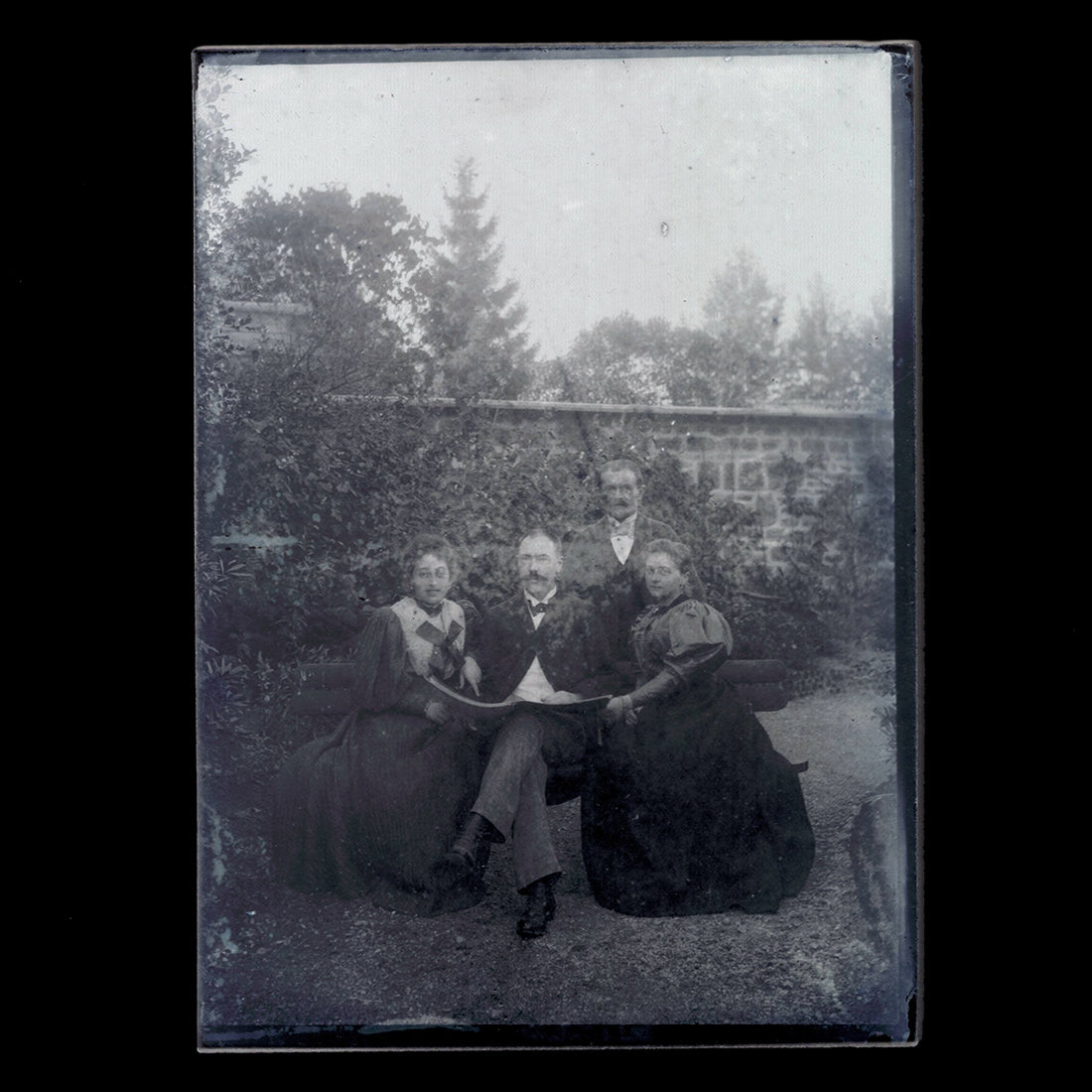 Négatif 18 x 13 / Ancienne photo plaque de verre / Famille bourgeoise / Femmes