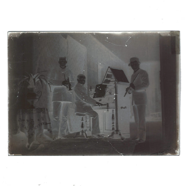 Négatif 18 x 13 / Ancienne photo plaque de verre / Famille bourgeoise / Musique / Piano