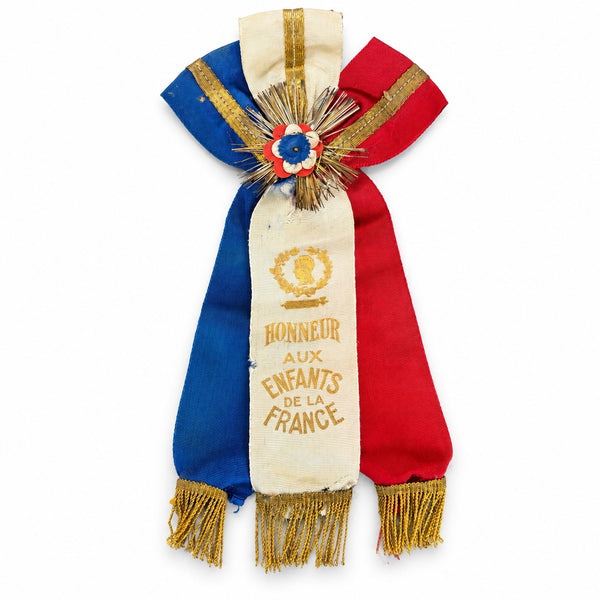 Ancienne cocarde de conscrit « Honneur aux enfants de la France », vers 1940-1950