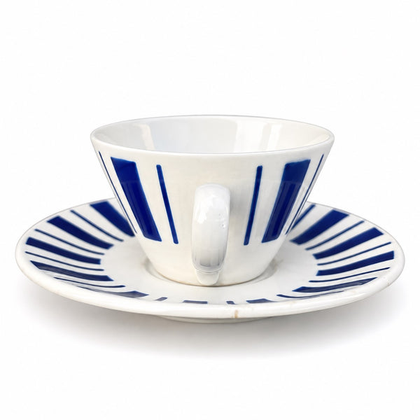 Tasse à café et soucoupe Fénal Badonviller en faïence blanche à décor rayé bleu cobalt