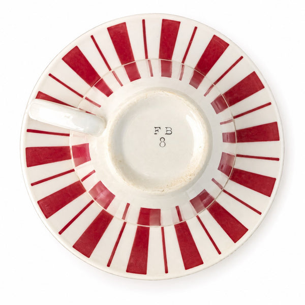 Tasse à café et soucoupe Fénal Badonviller en faïence blanche à décor rayé bordeaux