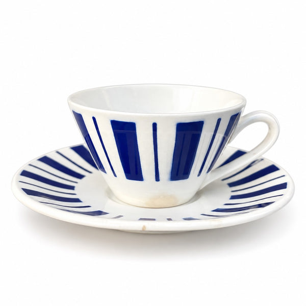 Tasse à café et soucoupe Fénal Badonviller en faïence blanche à décor rayé bleu cobalt