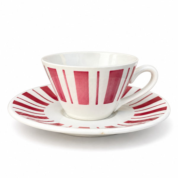 Tasse à café et soucoupe Fénal Badonviller en faïence blanche à décor rayé bordeaux