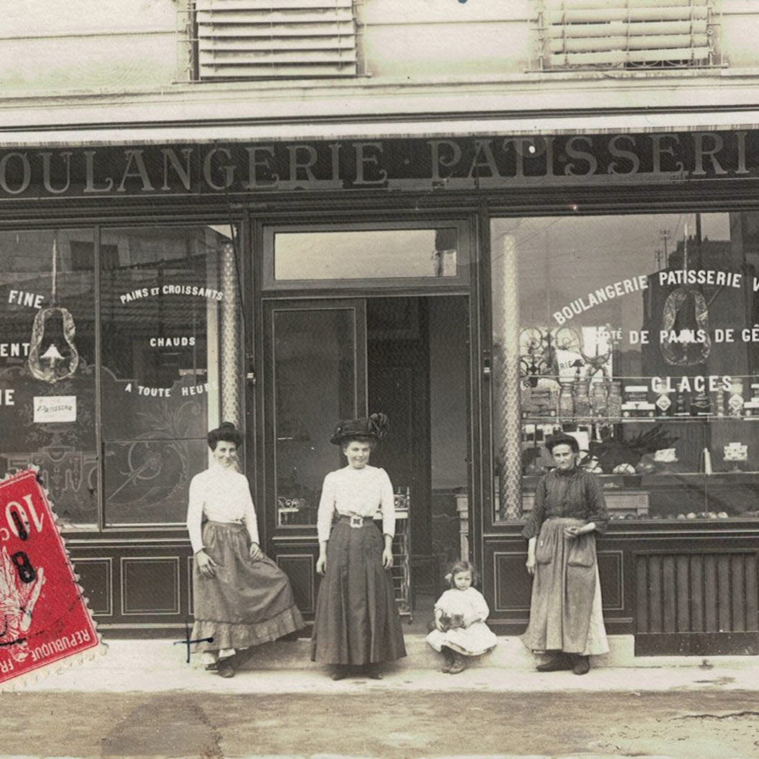 Ancienne carte photo boulangerie Descombes à Clichy au 27 rue du Bois