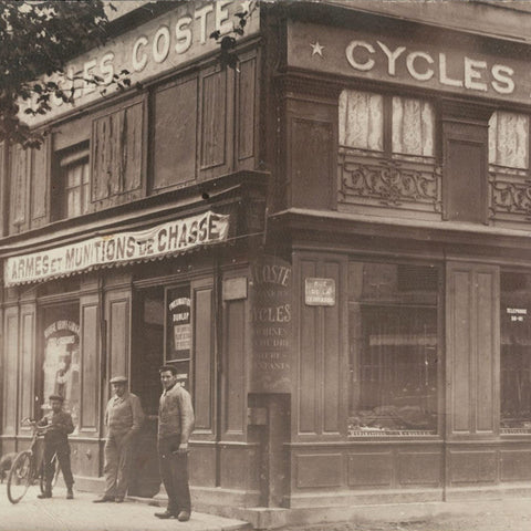 Ancienne carte photo magasin de cycles & armes Joanny Coste à Lyon au 155 bvd de La Croix-Rousse