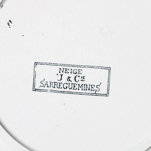 Ancienne assiette plate 21 cm en faïence de U & C Sarreguemines modèle Neige