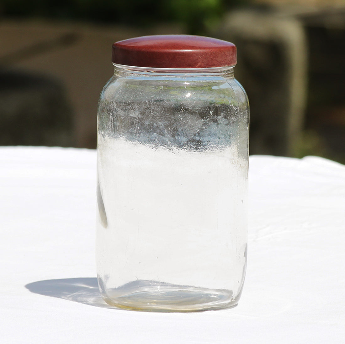 Ancien bocal d'épicerie en verre 2 litres avec couvercle en bakélite des années 1950