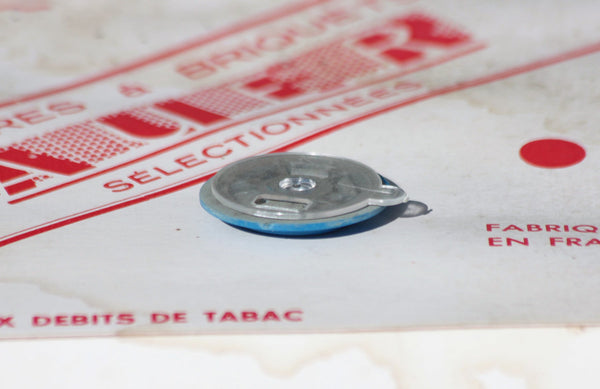 Ancienne boîte complète de 100 distributeurs de pierres à briquets Auer