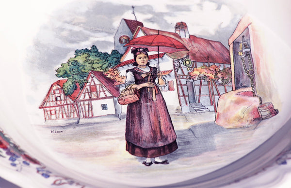 Plat rond & creux en faïence de Sarreguemines modèle Obernai Alsacienne à l'ombrelle Henri Loux
