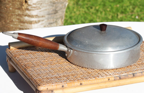 Ancien appareil casserole à pocher les œufs GBL