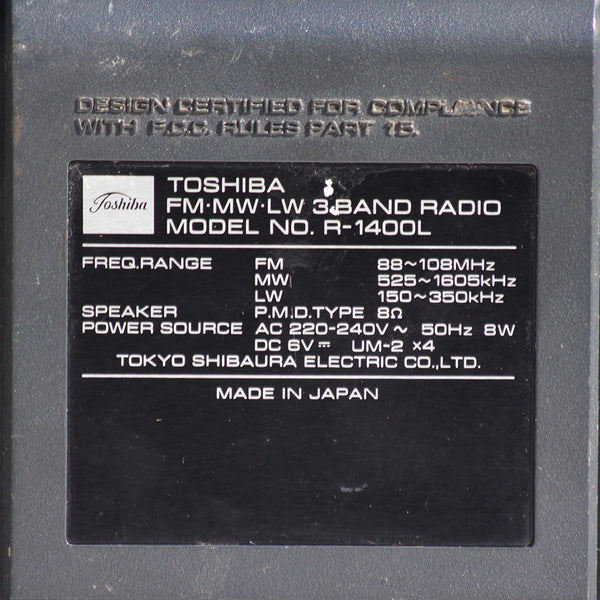 Radio portative vintage Toshiba R-1400L 3 bandes de 1977