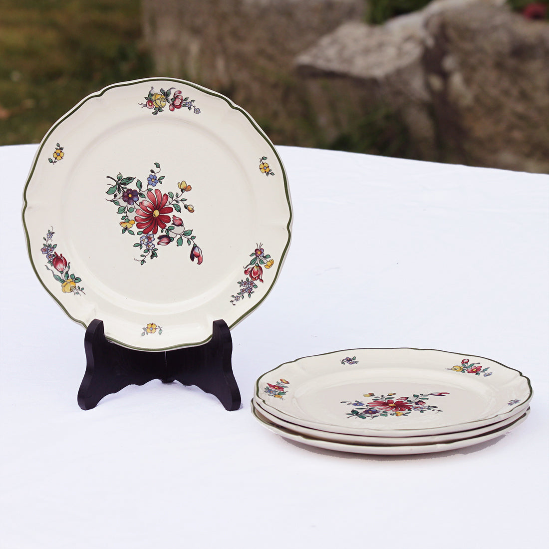 Ensemble de 4 assiettes à dessert ancienne Villeroy & Boch Mettlach modèle 1562