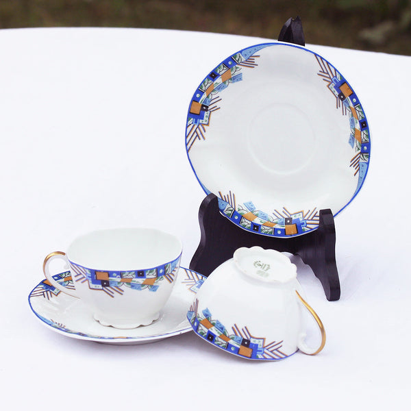 Duo de tasse à café en porcelaine de Limoges Balleroy & Cie modèle Art déco